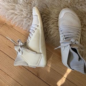 Vivobarefoot Kanna mesh high.